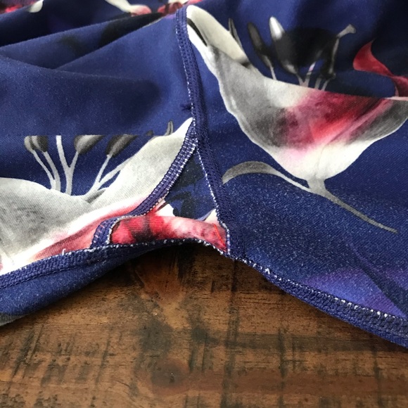 Fabletics High-Waist Powerhold Leggings Size Large - Picture 8 of 8